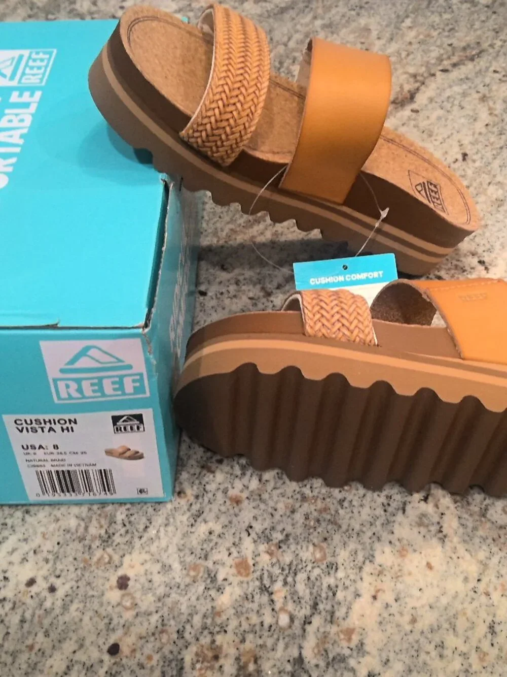 NWT Reef Vista Hi Sandals